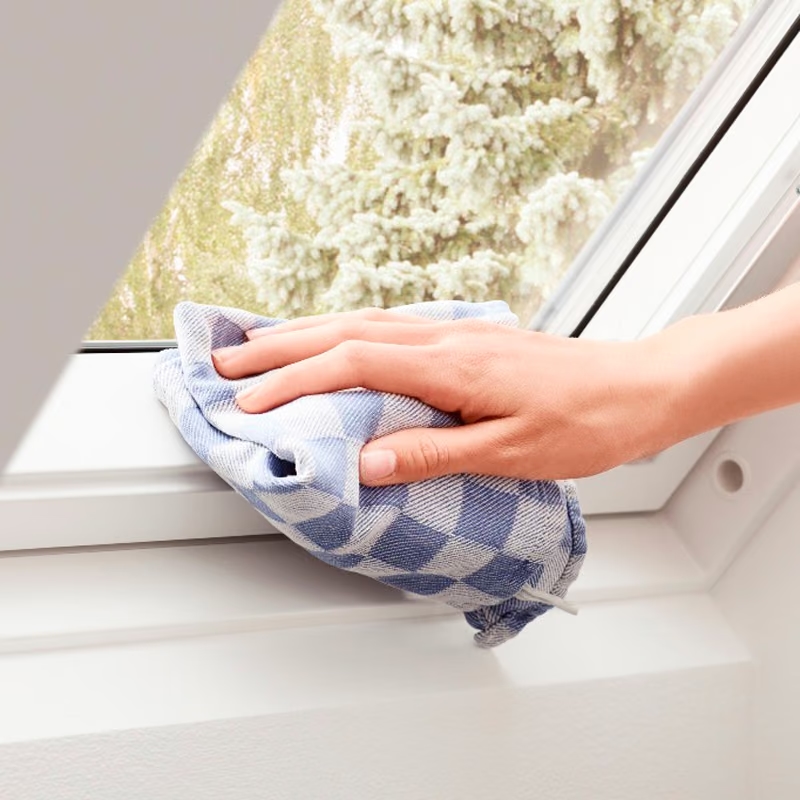 Покривен прозорец VELUX GLU 0051 Стандарт, СК02 55x78см, горно управление