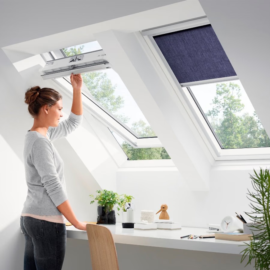 Покривен прозорец VELUX GLU 0051 Стандарт, СК02 55x78см, горно управление
