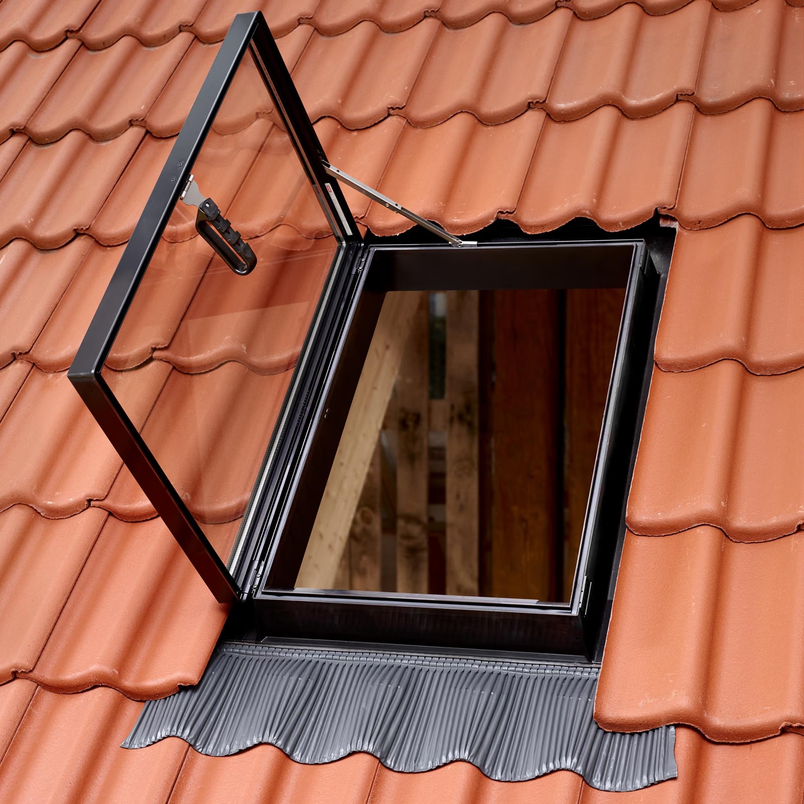 Покривен изход VELUX GVT 103, 54x83см, 0059 черен