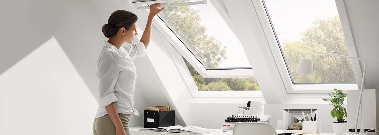 ПОКРИВНИ ПРОЗОРЦИ VELUX GGL 3066 и GGU 0066 С ГОРНО УПРАВЛЕНИЕ - ПРЕМИУМ