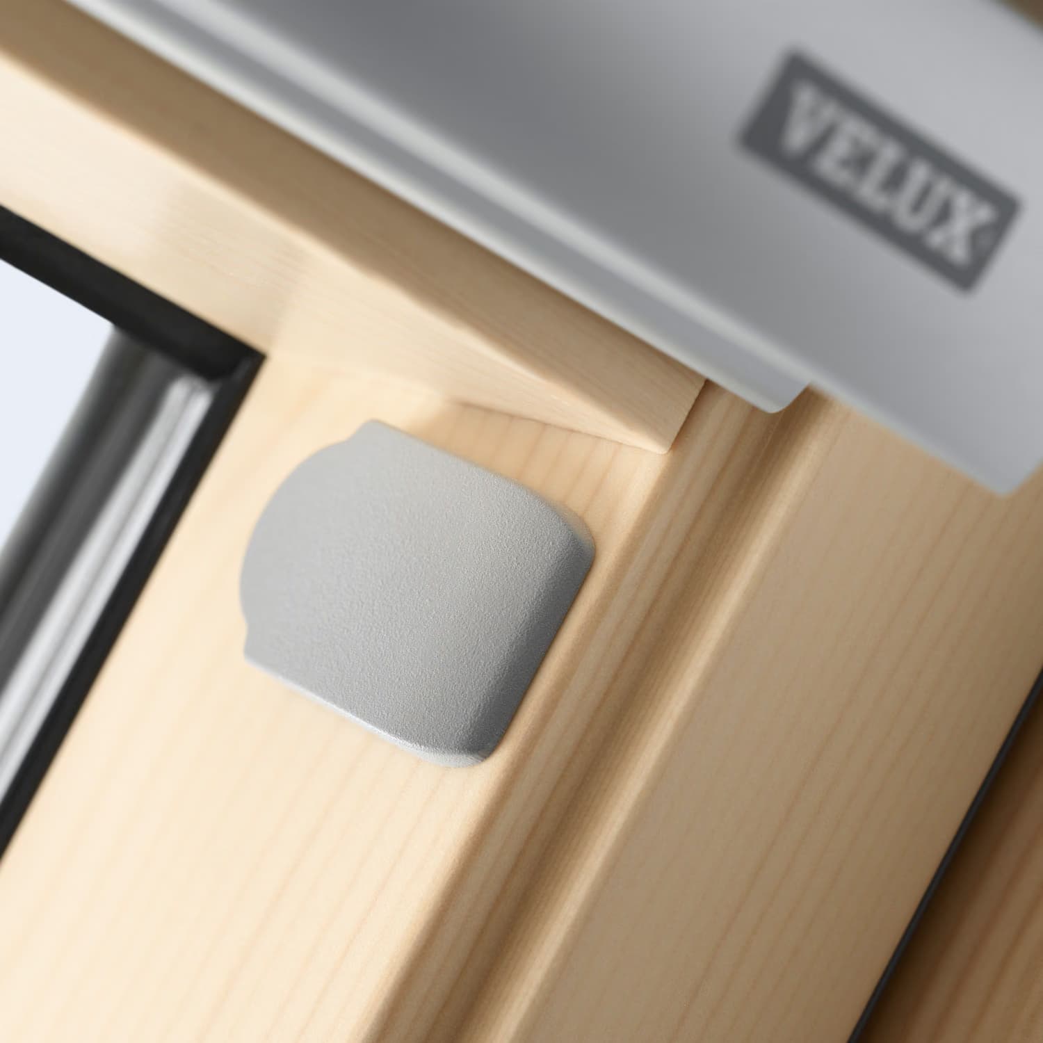 Покривен прозорец VELUX Стандарт GZL 1051 MК08 78x140см с горно управление