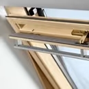 ПОКРИВНИ ПРОЗОРЦИ VELUX GGL 3066 и GGU 0066 С ГОРНО УПРАВЛЕНИЕ - ПРЕМИУМ