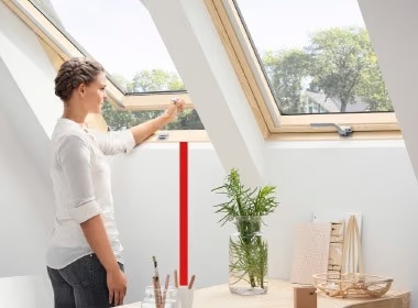 ПОКРИВНИ ПРОЗОРЦИ VELUX GLL 1061 B С ДОЛНО УПРАВЛЕНИЕ - СТАНДАРТ ПЛЮС