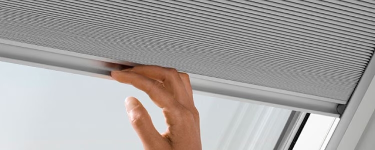 ВЕНЕЦИАНСКИ ЩОРИ VELUX PAL